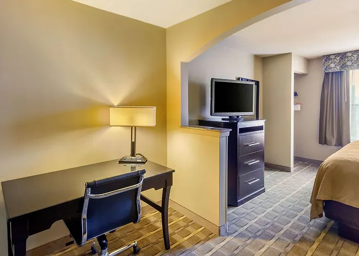 Quality Suites Sherman